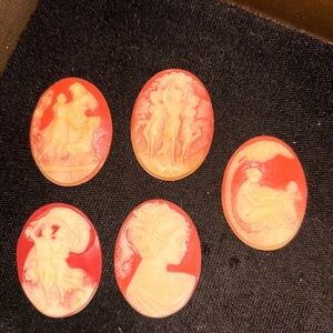 Elegant Cameo Set - Red and Cream